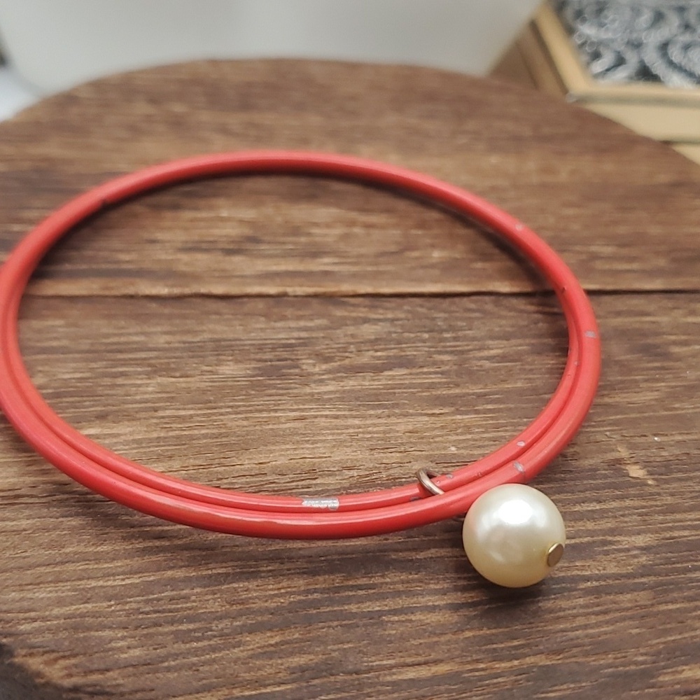 Grunge cowgirl barn southwestern distressed pearl bracelet red enamel B2027